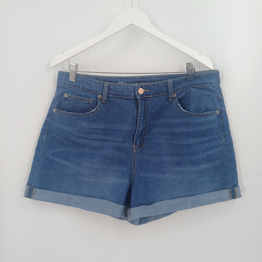 No Boundaries Women's Plus Size 17 High Waisted Medium Wash Denim Cut Off Shorts